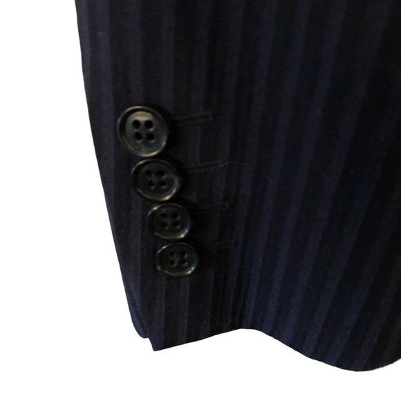 Jones New York Classic Pinstripe Blazer, Wool/Cotton Blend,‎ NWOT Size 42R - Picture 4 of 9